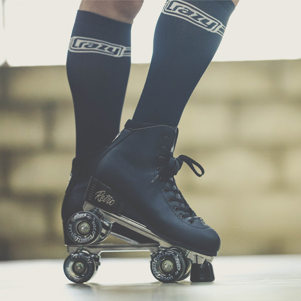 Warehouse Deal | RETRO - Black Roller Skates